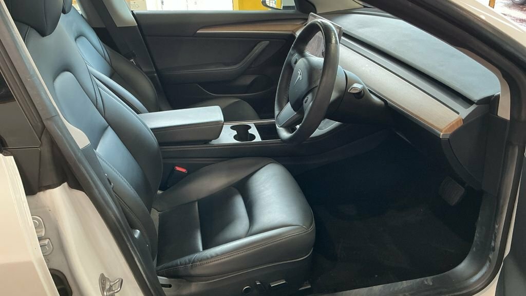 Tesla Model 3 Saloon White #6