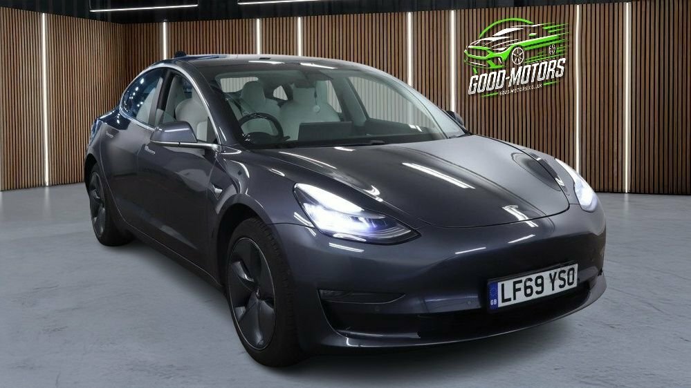 Tesla Model 3 Saloon Grey