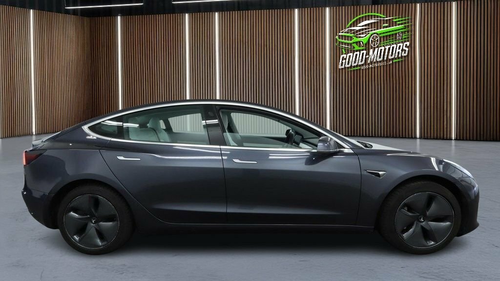 Tesla Model 3 Saloon Grey #2