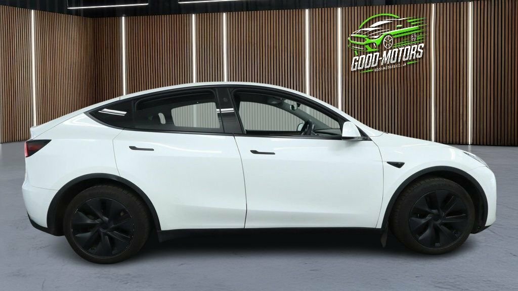 Tesla Model Y Suv White #3