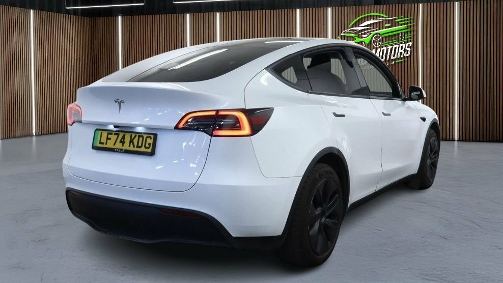 Tesla Model Y Suv White #4