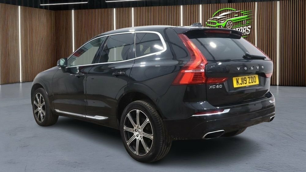 Volvo XC60 2L Inscription Pro Black #5
