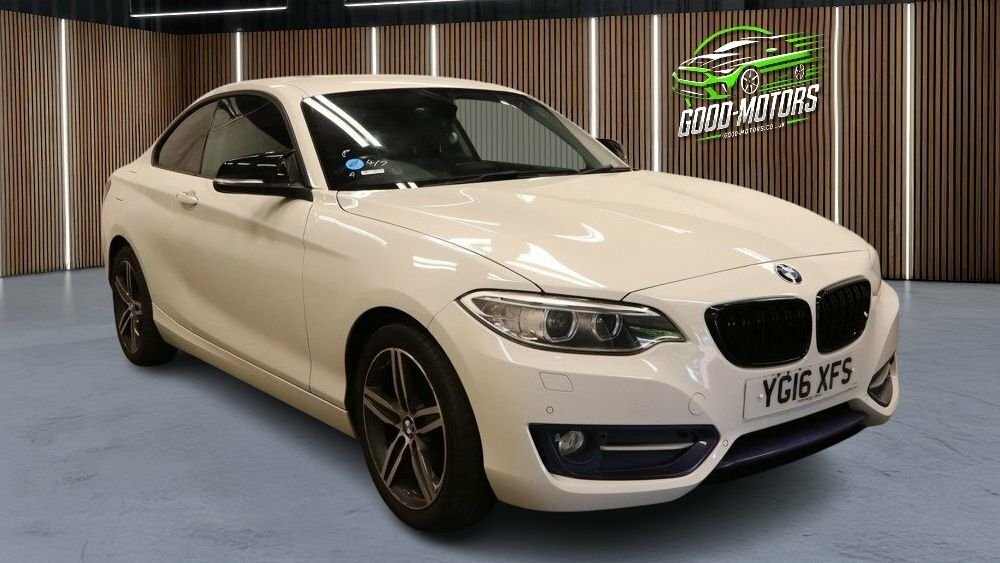 BMW 2 Series Gran Coupe 2L Sport White #2
