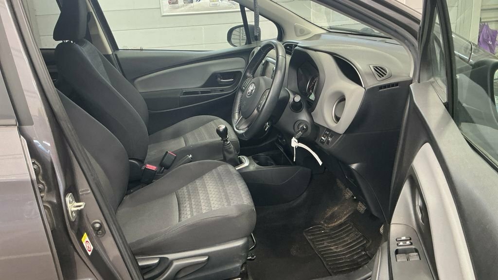 Toyota Yaris 1.5 Vvt-i Excel Black #9