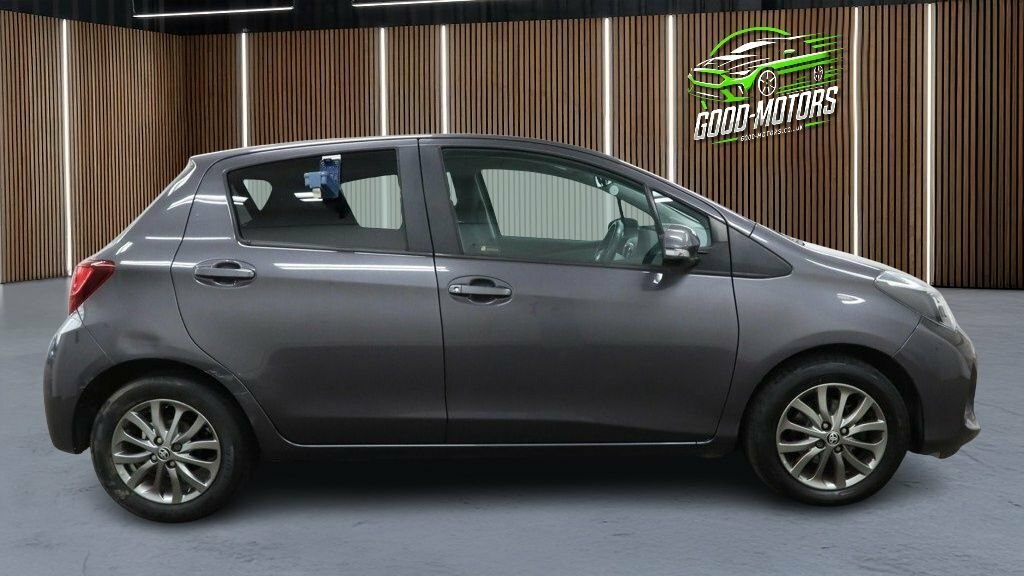 Toyota Yaris 1.5 Vvt-i Excel Black #3