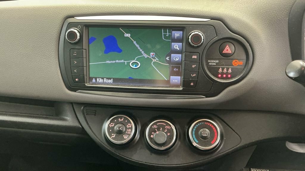 Toyota Yaris 1.5 Vvt-i Excel Black #10