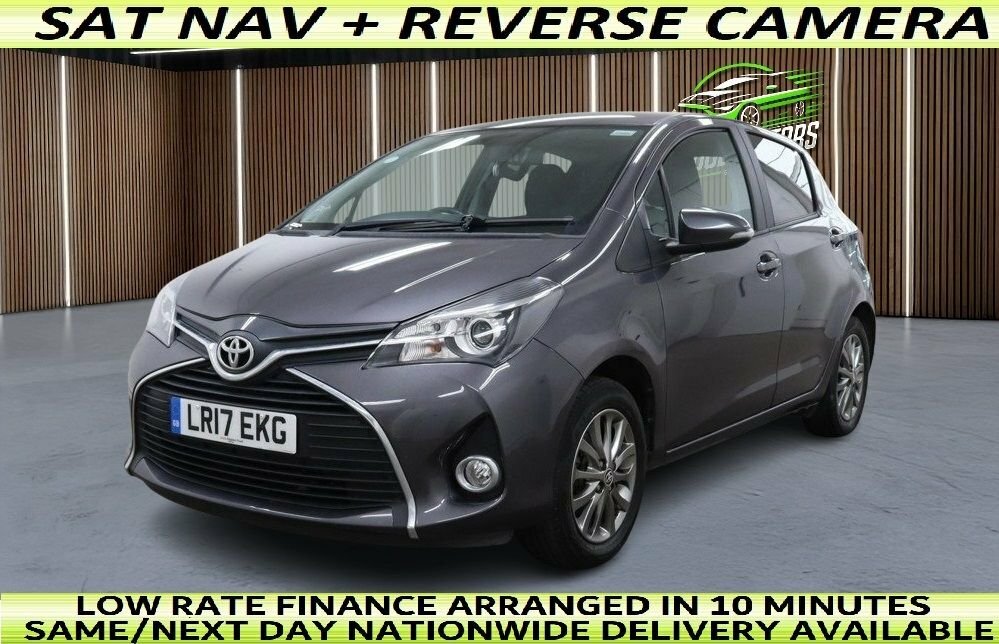 Toyota Yaris 1.5 Vvt-i Excel Black #1