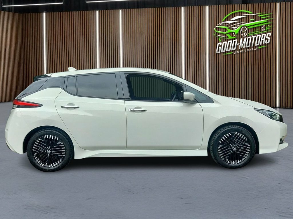 Nissan Leaf Hatchback White #5