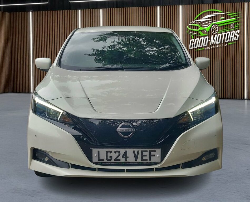 Nissan Leaf Hatchback White #3