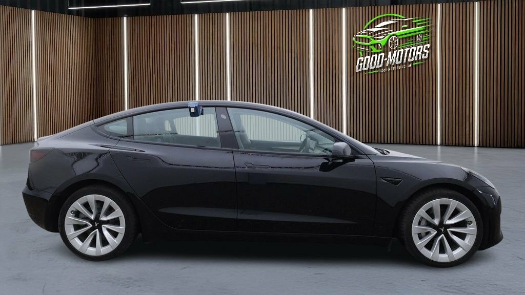 Tesla Model 3 Saloon Black #2