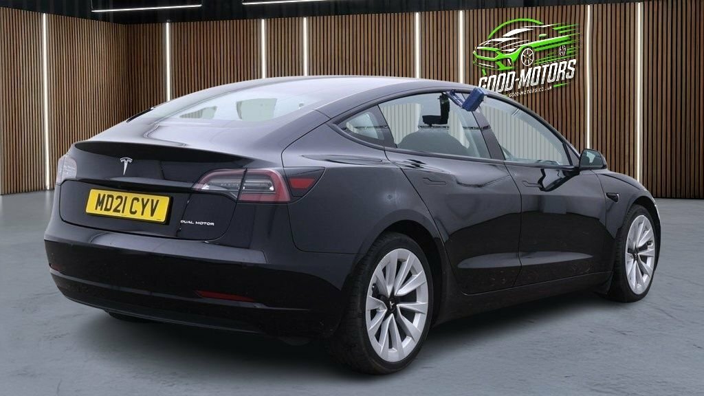 Tesla Model 3 Saloon Black #3