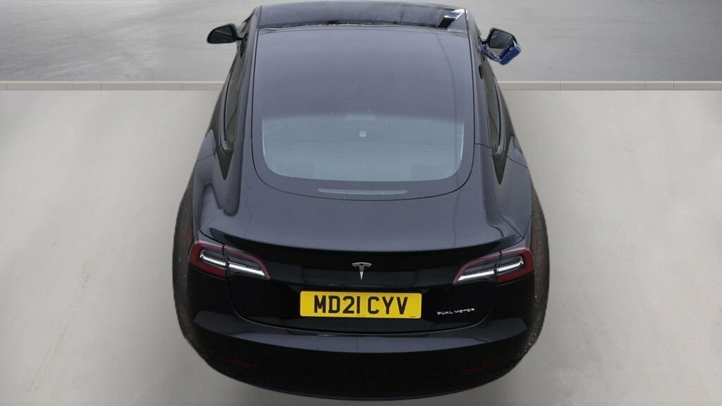 Tesla Model 3 Saloon Black #6