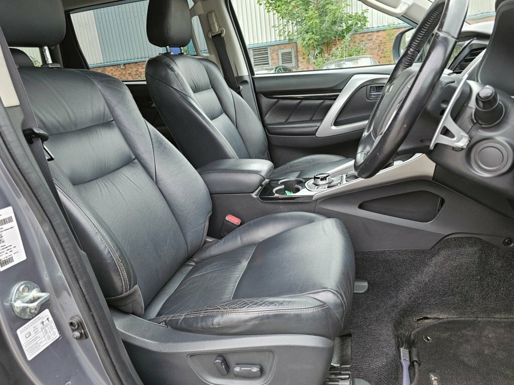 Mitsubishi Shogun Sport 4 Red #12