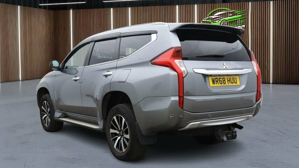 Mitsubishi Shogun Sport 2.4L 4 Grey #3