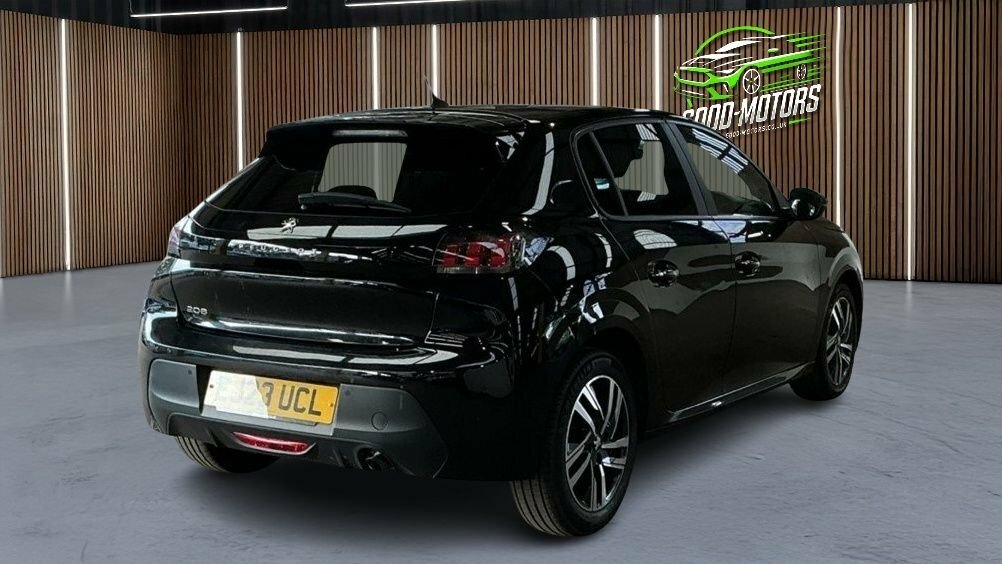 Peugeot 208 1.2L Active Premium Black #3