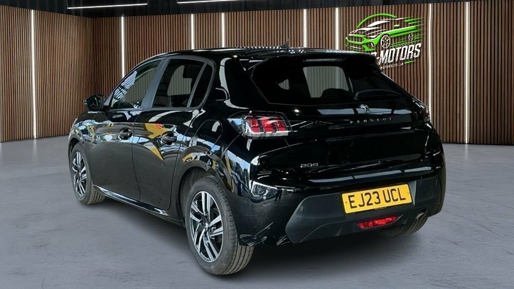 Peugeot 208 1.2L Active Premium Black #4