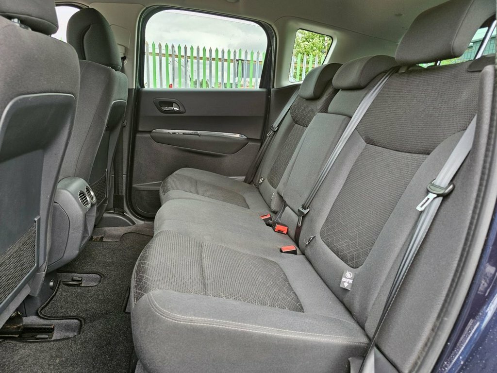 Peugeot 3008 Active Grey #17