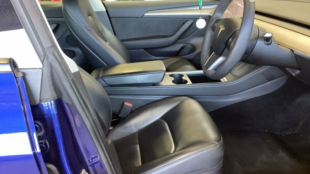 Tesla Model 3 Saloon Blue #4