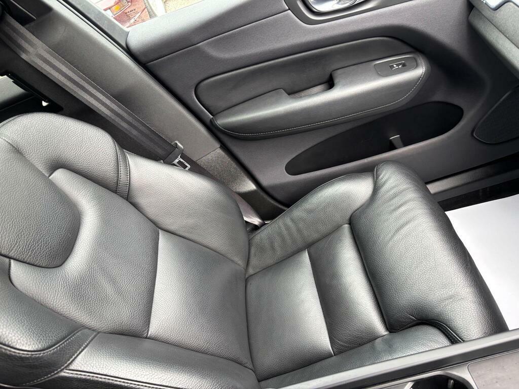 Volvo XC60 II B4 Plus Dark Awd Mild Hybrid, 2.0 Blue #71