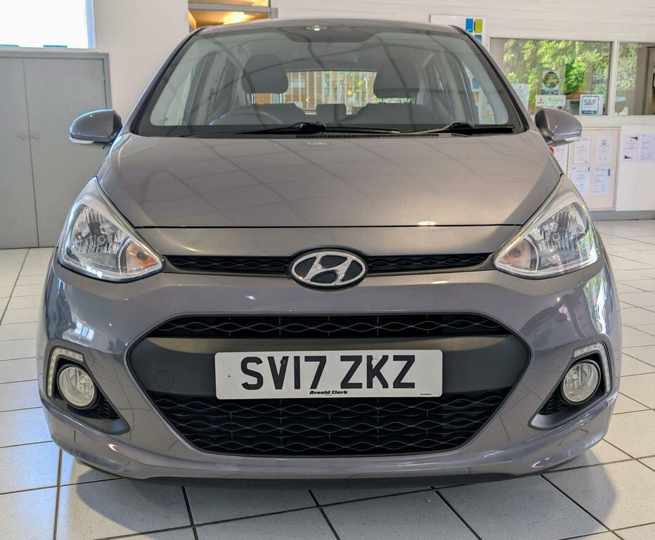Hyundai I10 1.0 Premium Euro 5 SV17ZKZ Grey #2