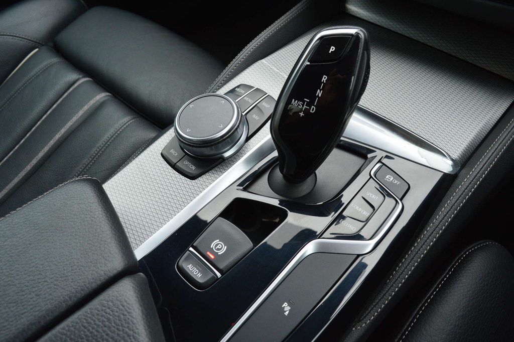 BMW 5 Series M Sport Blue #19