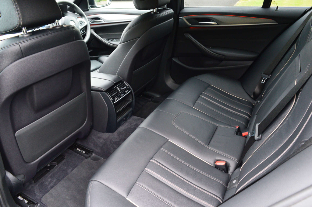 BMW 5 Series M Sport Blue #10
