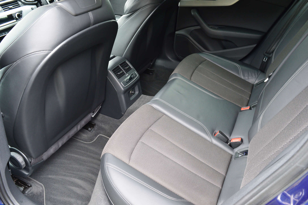 Audi A4 Avant Avant Tdi Ultra Se Grey #10