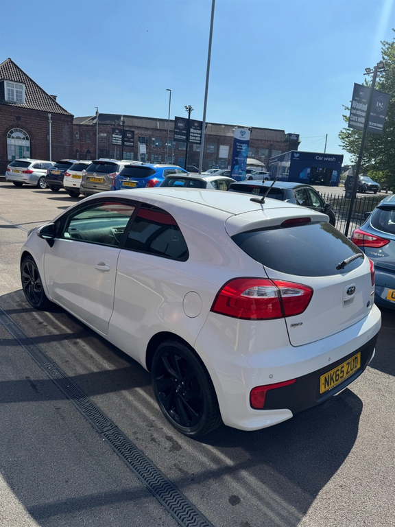 Kia RIO Rio 1, 5Dr, 1.2 35 Yearly Road Tax Low White #4