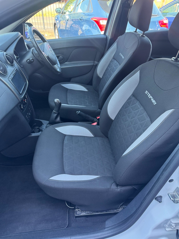 Dacia Sandero Stepway 1.5 Dci Laureate White #9
