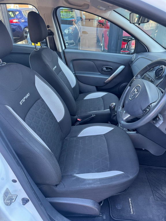 Dacia Sandero Stepway 1.5 Dci Laureate White #7