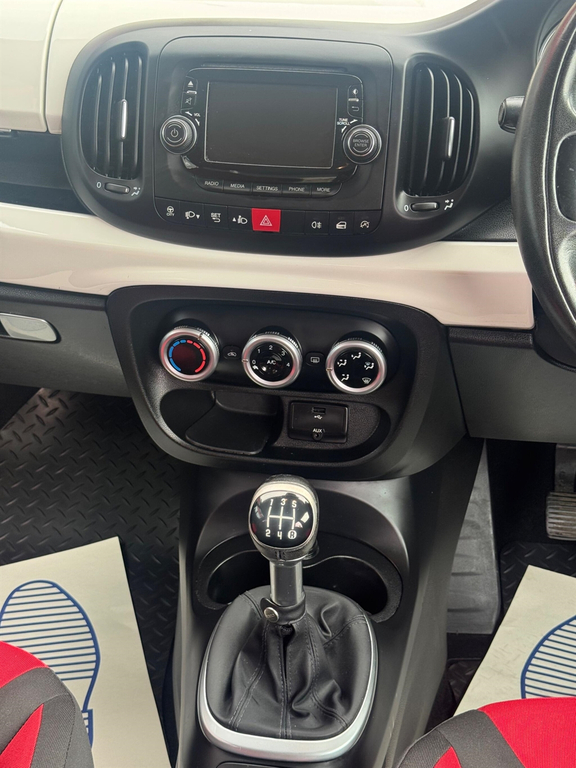 Fiat 500L Pop Star White #14