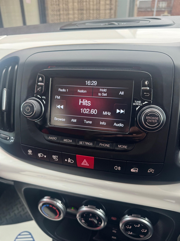 Fiat 500L Pop Star White #19