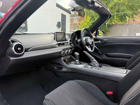 Fiat 124 Spider Convertible 1.4 Multiair Lusso Euro 6 201818 Brown #54