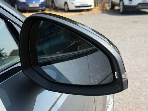 Audi A4 2.0 Tdi Ultra Se 148 Bhp Red #24