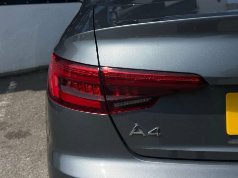 Audi A4 2.0 Tdi Ultra Se 148 Bhp Red #35