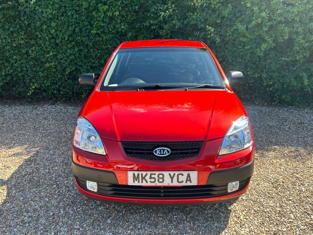Kia RIO 1.4 Chill Hatchback 147 G Km 95 Red #2