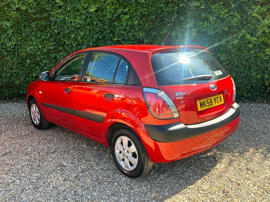 Kia RIO 1.4 Chill Hatchback 147 G Km 95 Red #5