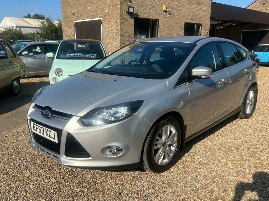 Ford Focus 1.0T Ecoboost Titanium Navigator Hatchback Pet Silver #3
