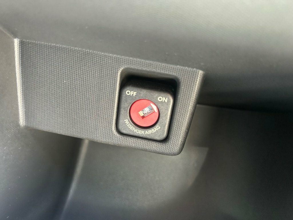 Toyota Aygo 1L Fire White #17