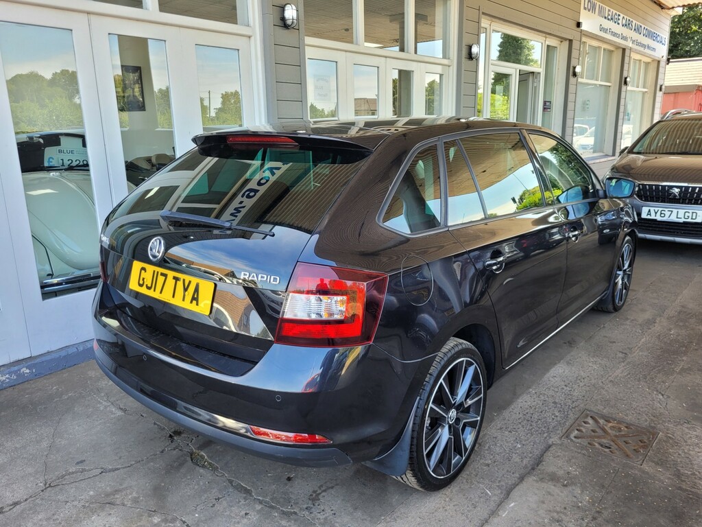 Skoda Rapid Spaceback 1.2 Tsi Se Sport Black #4