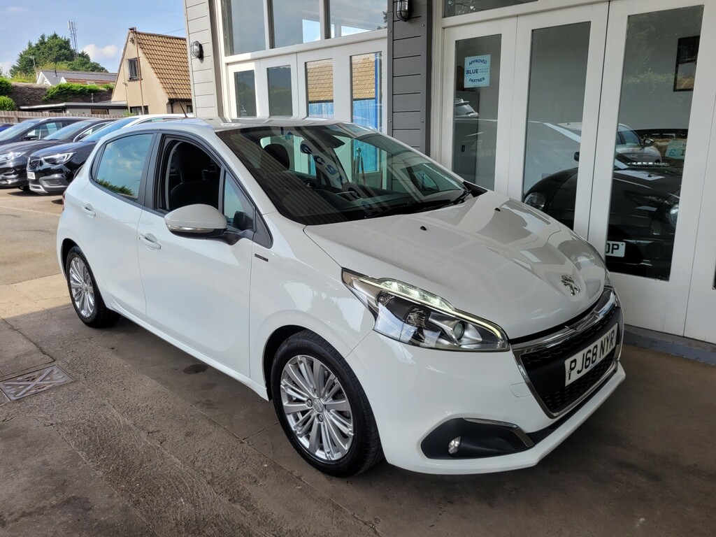 Peugeot 208 1.2 Puretech Signature White #6