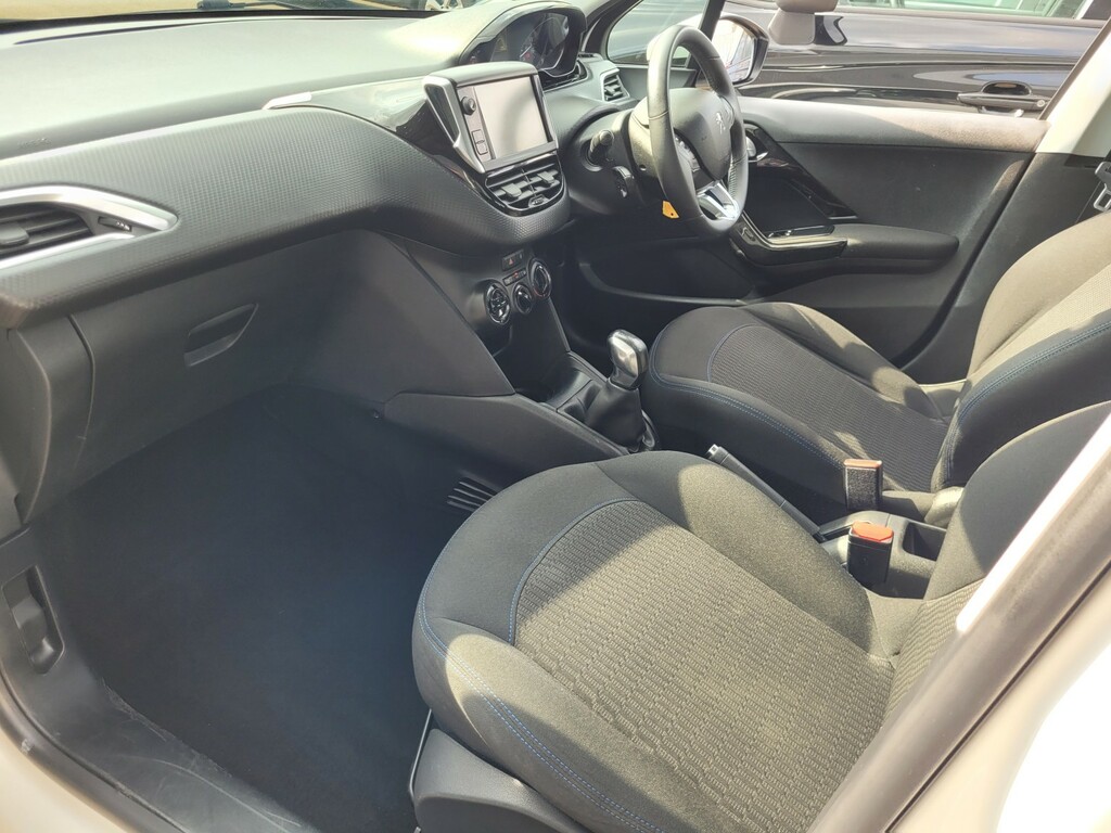 Peugeot 208 Hatchback Black #12