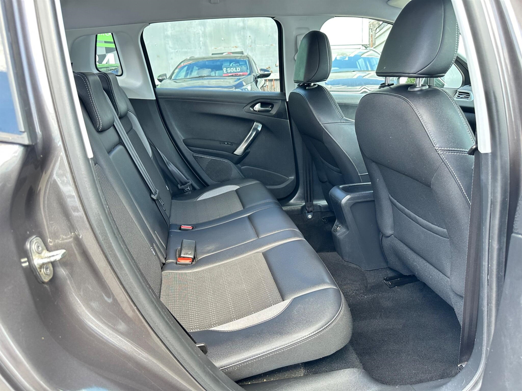 Peugeot 2008 1.6 Bluehdi 100 Allure Black #15