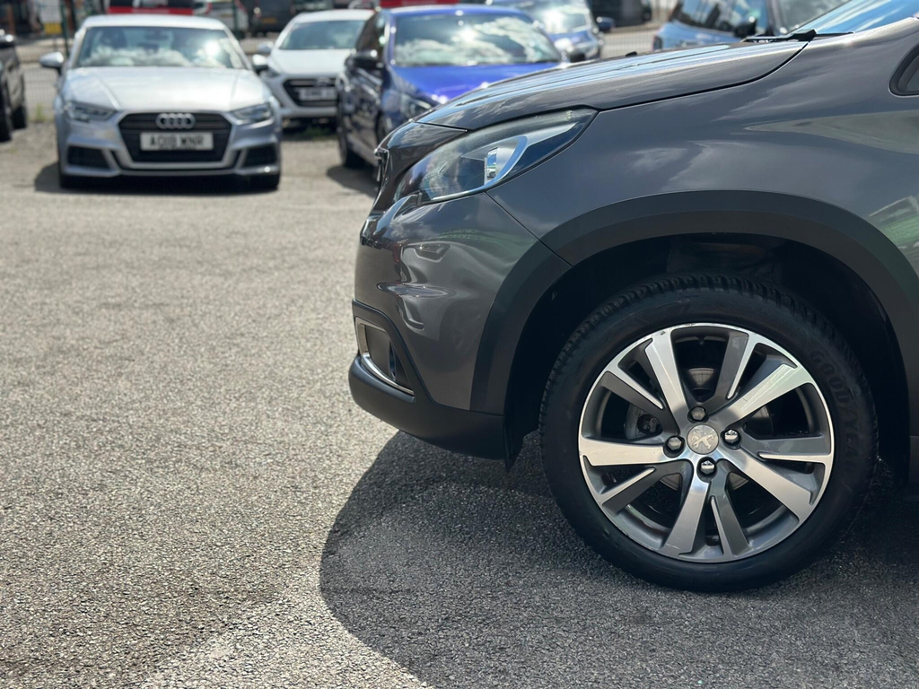 Peugeot 2008 1.6 Bluehdi 100 Allure Black #37