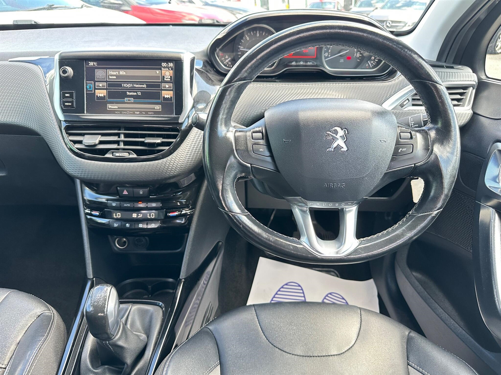 Peugeot 2008 1.6 Bluehdi 100 Allure Black #11