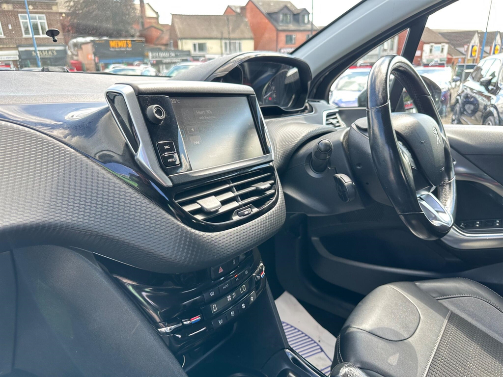 Peugeot 2008 1.6 Bluehdi 100 Allure Black #10