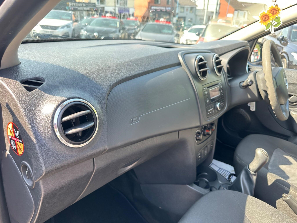 Dacia Sandero 0.9 Ambiance Tce 90 Bhp 1 Owner -0 Tax White #10