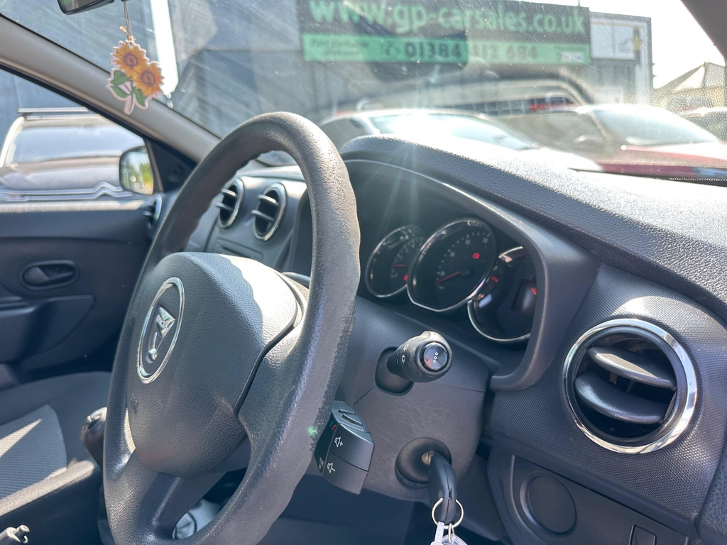 Dacia Sandero 0.9 Ambiance Tce 90 Bhp 1 Owner -0 Tax White #18