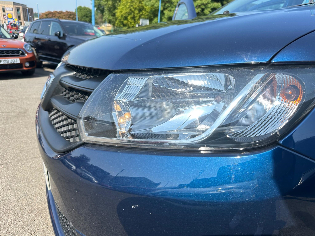 Dacia Sandero 0.9 Ambiance Tce 90 Bhp 1 Owner -0 Tax White #39