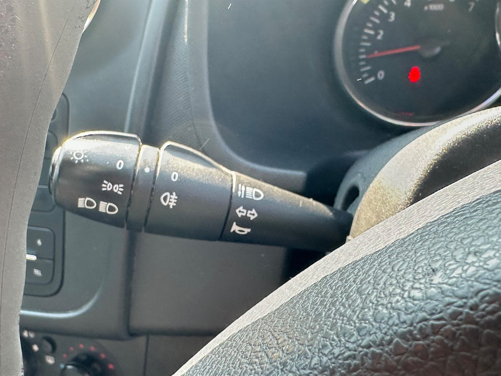 Dacia Sandero 0.9 Ambiance Tce 90 Bhp 1 Owner -0 Tax White #24